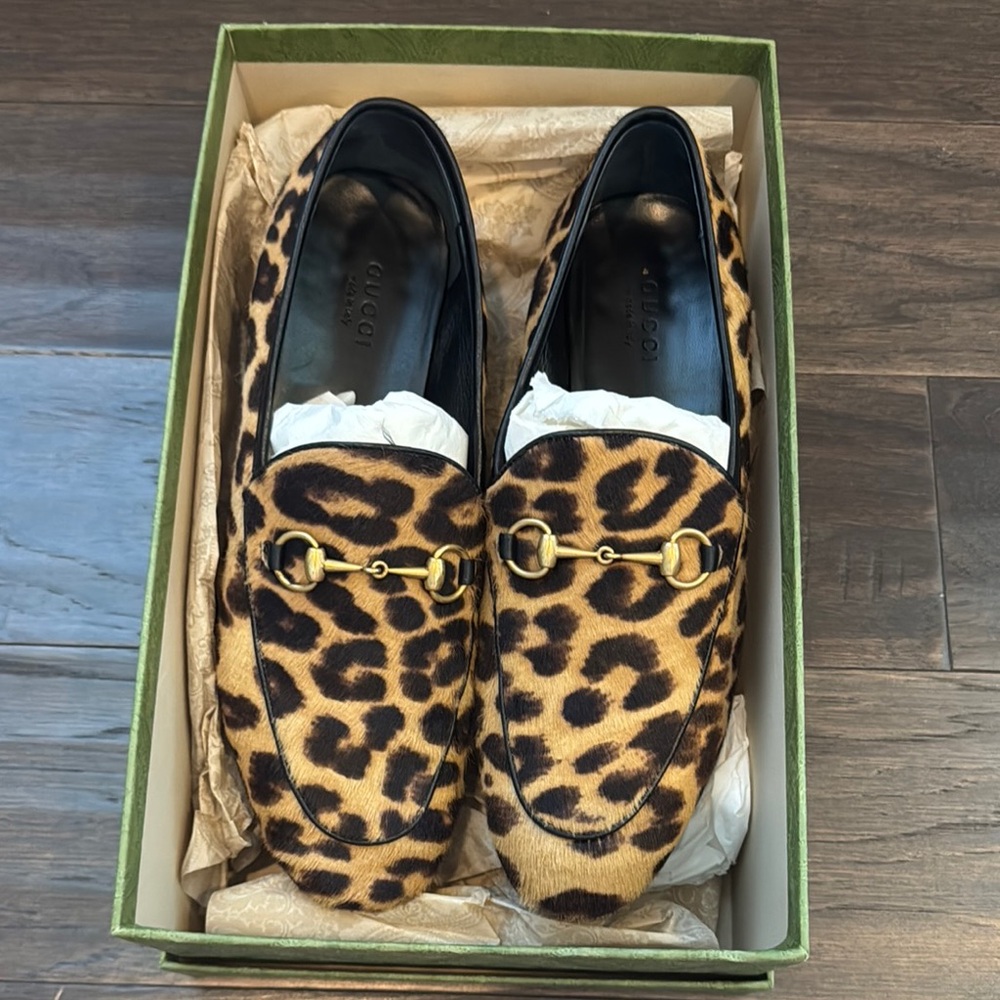 Gucci Leopard Print Women’s Loafers with Gold Hardware